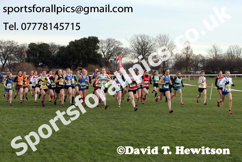 Womens under-17s and under-20s North Eastern Cross Country, Redcar. Photo:  David T. Hewitson/Sports for All Pics